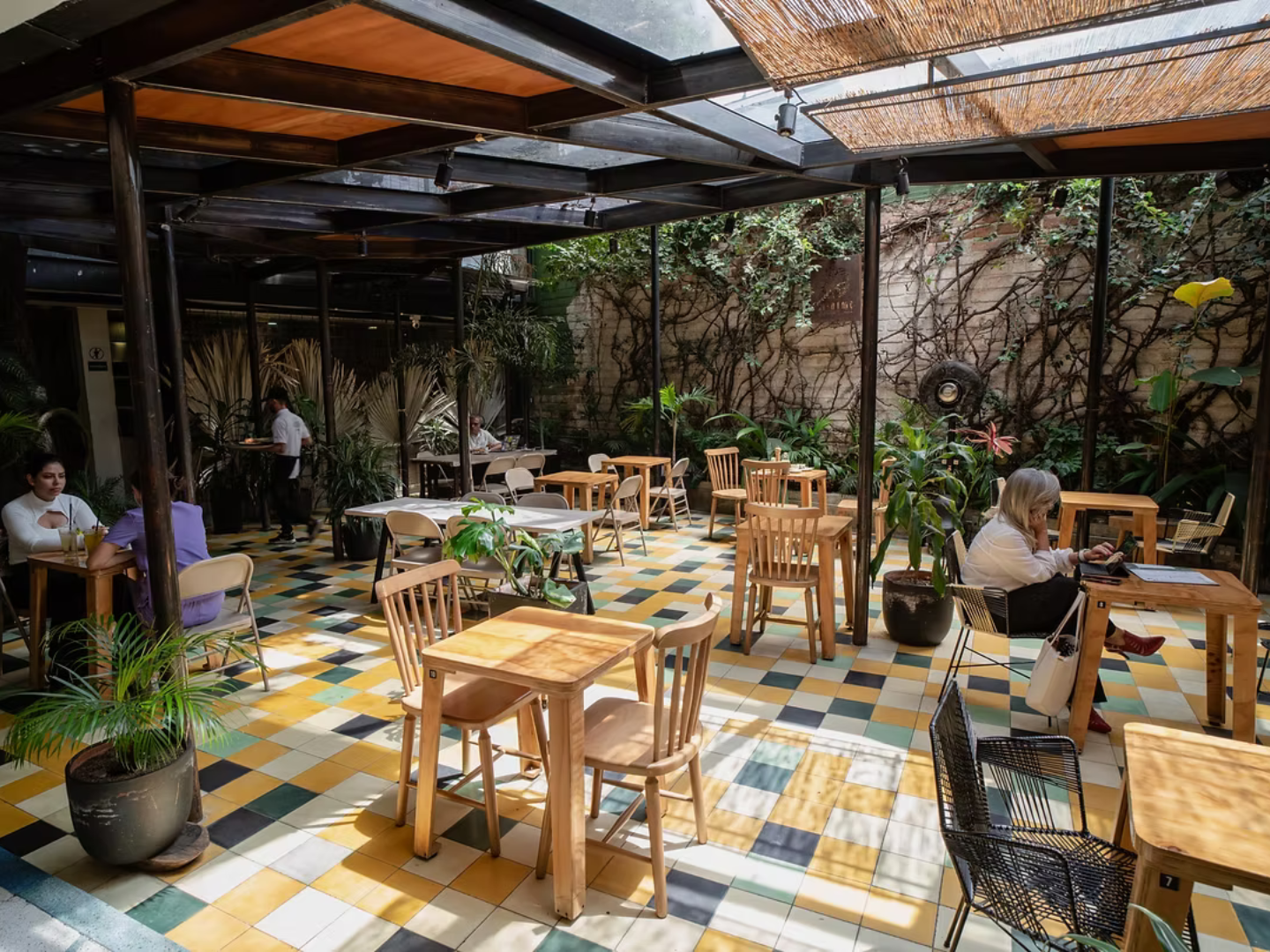 Al Alma Café